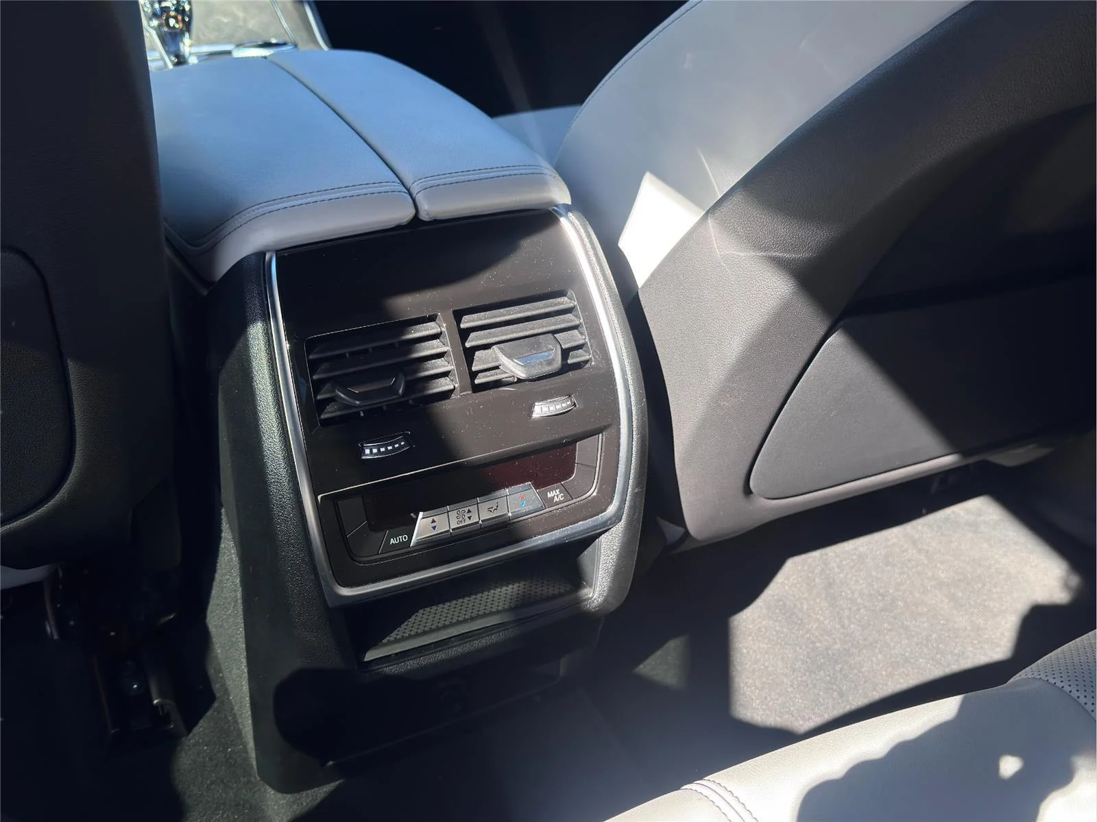 Used 2023 Jet Black BMW xDrive40i image 14