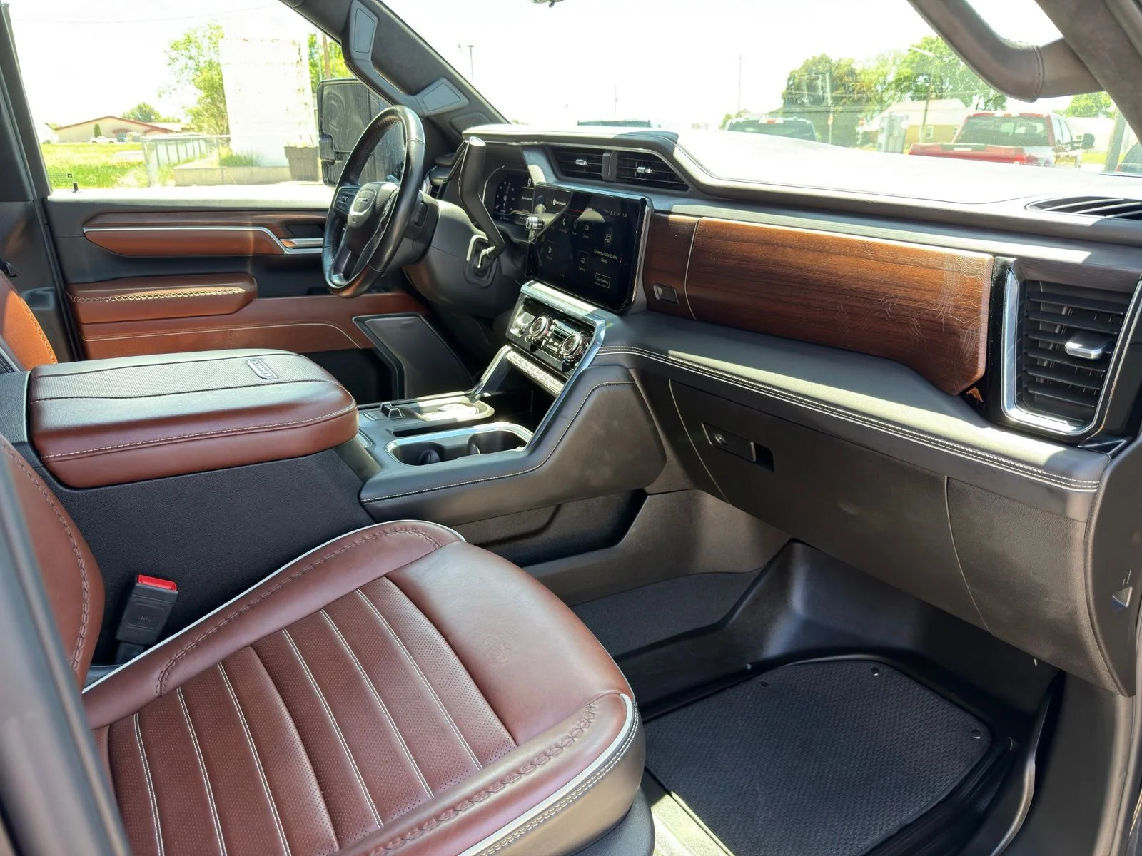 Used 2025 Black GMC Denali Ultimate image 36