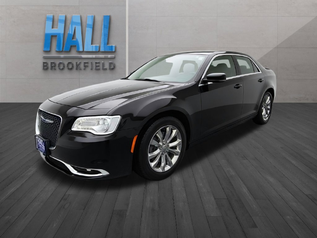 2019 Chrysler 300 Touring L AWD photo