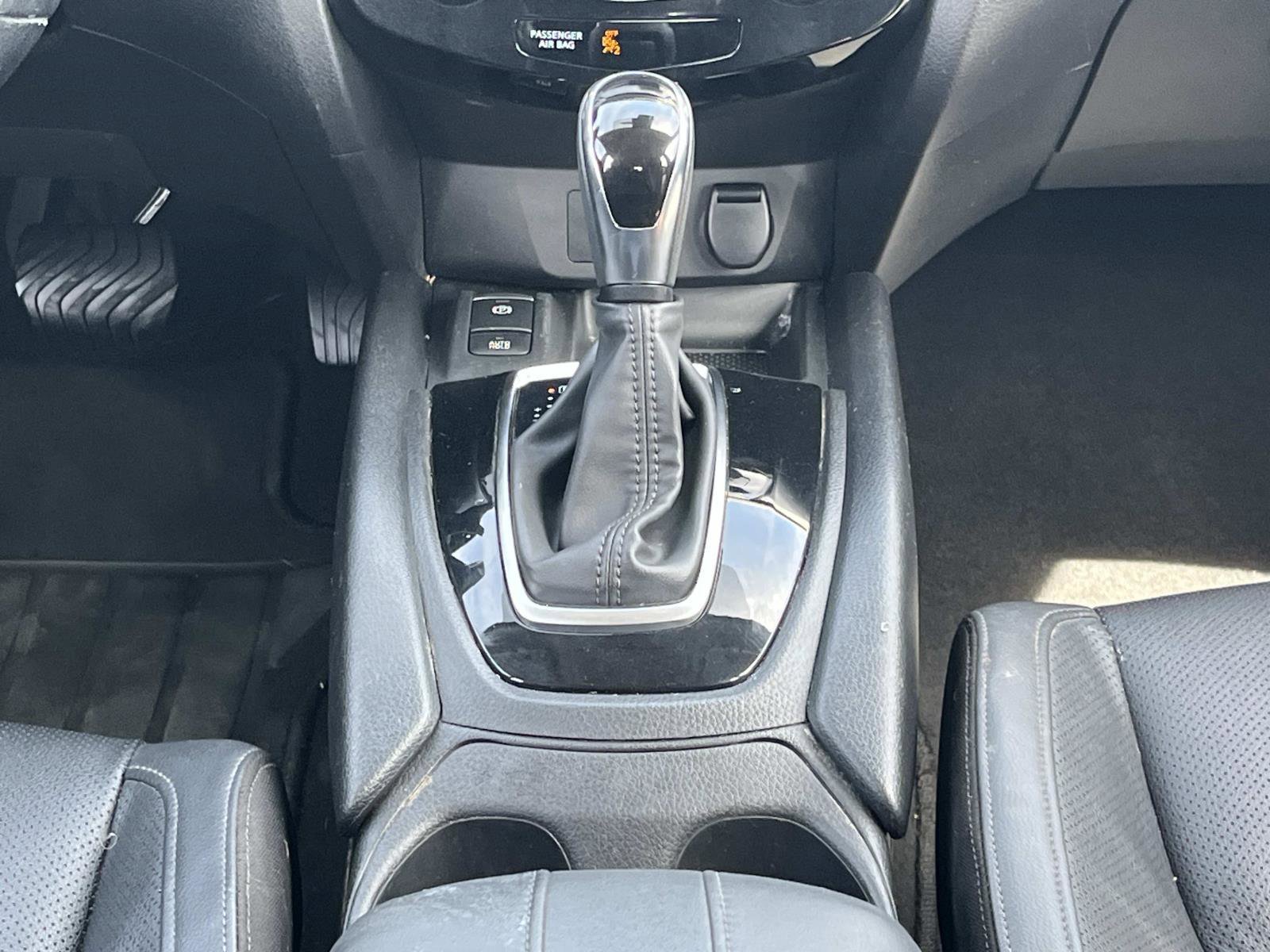 Used 2021 Scarlet Ember Tintcoat Nissan SL image 14