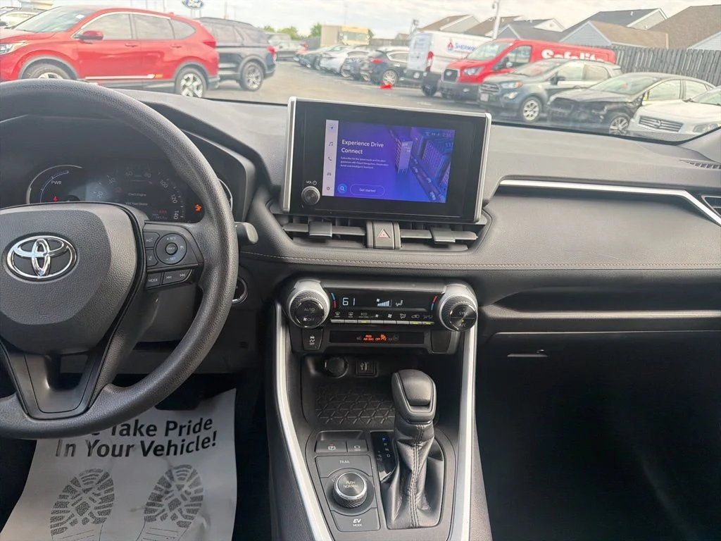 Used 2023 White Toyota XLE image 21