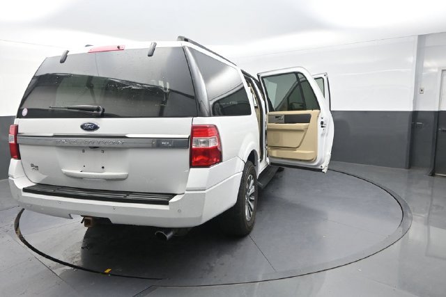 Used 2017 White Ford XLT image 44