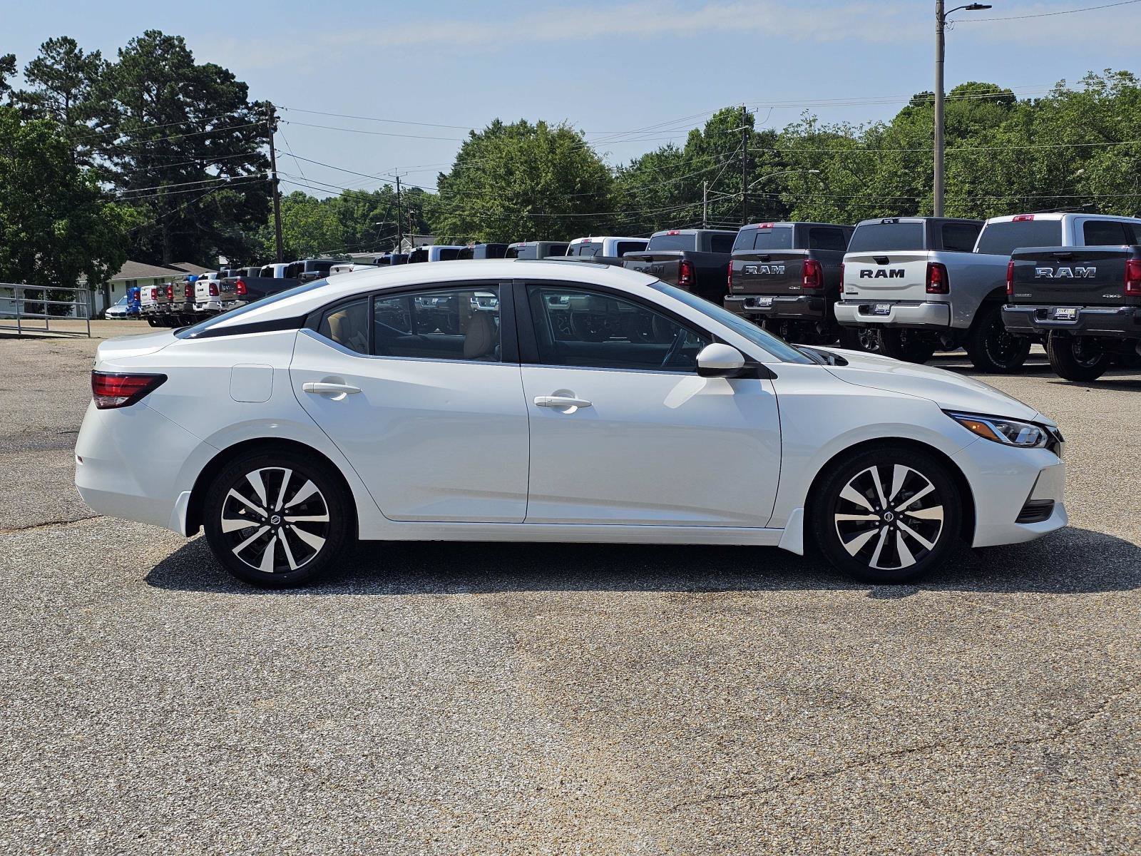 2023 Nissan Sentra SV - Photo 7