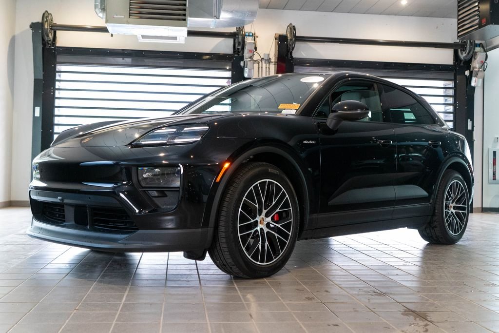 2025 Porsche Macan Macan 4S Electric's photo