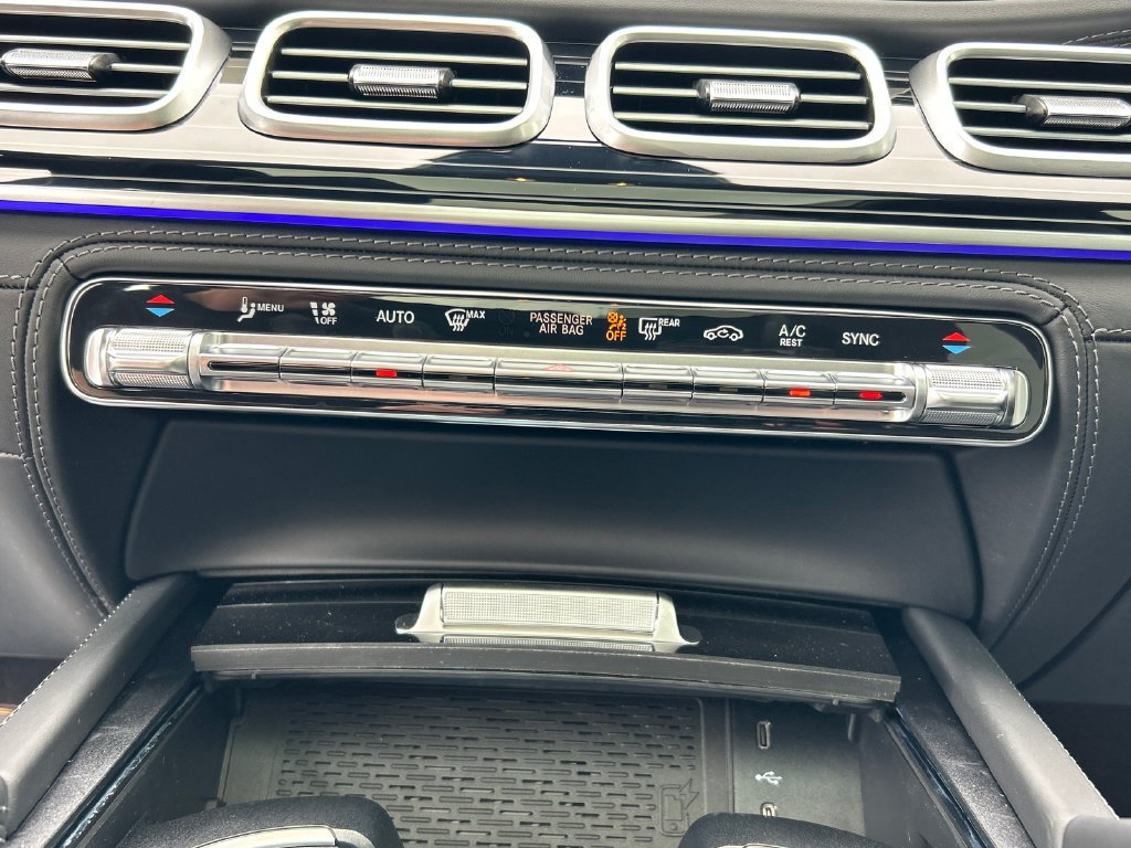 New 2026 MANUFAKTUR Moonlight White Metallic Mercedes-Benz Maybach GLS 600 image 60