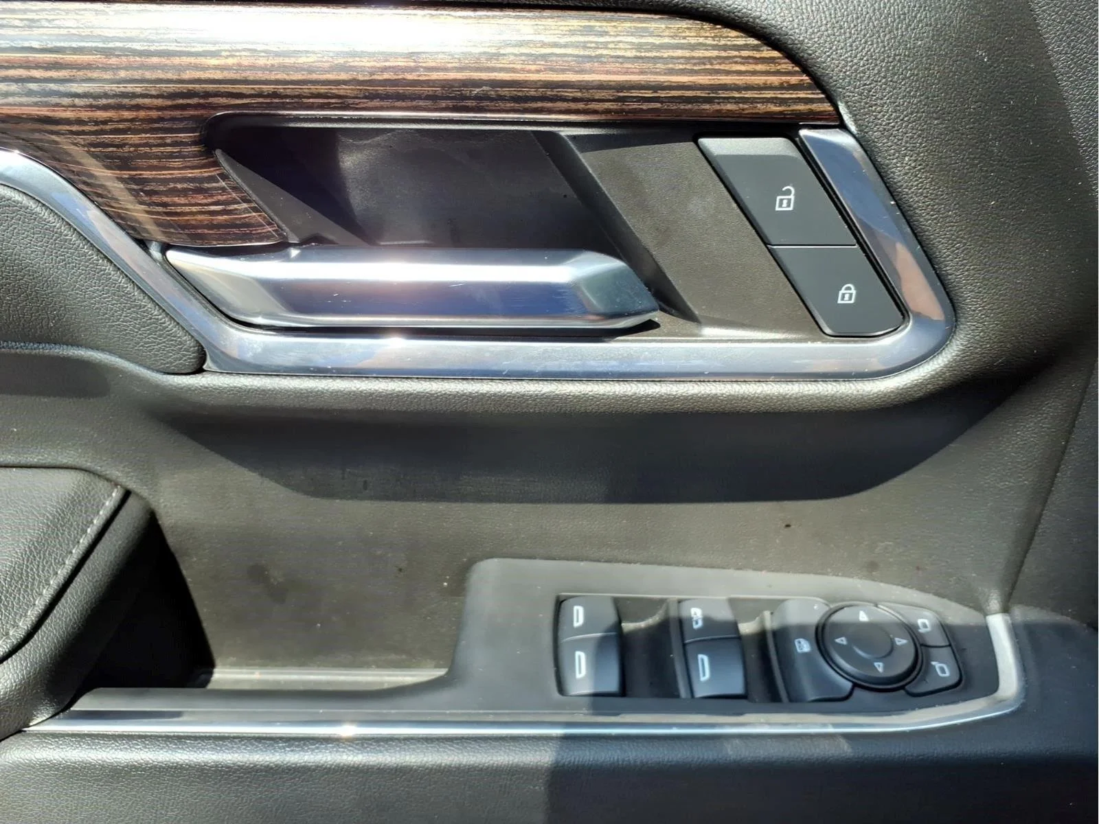 Used 2024 Thunderstorm Gray GMC Elevation image 18