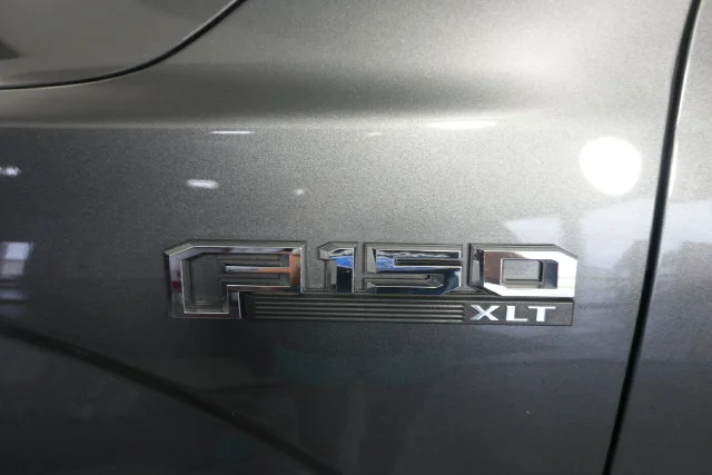 Used 2017 Magnetic Metallic Ford XLT image 23