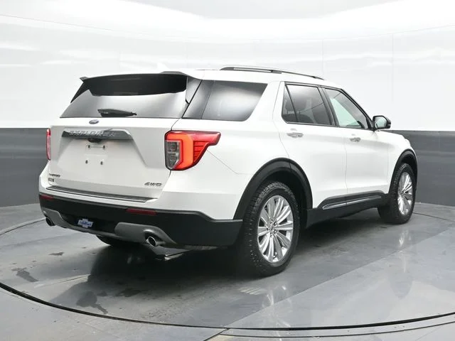 Used 2021 White Ford Limited image 9