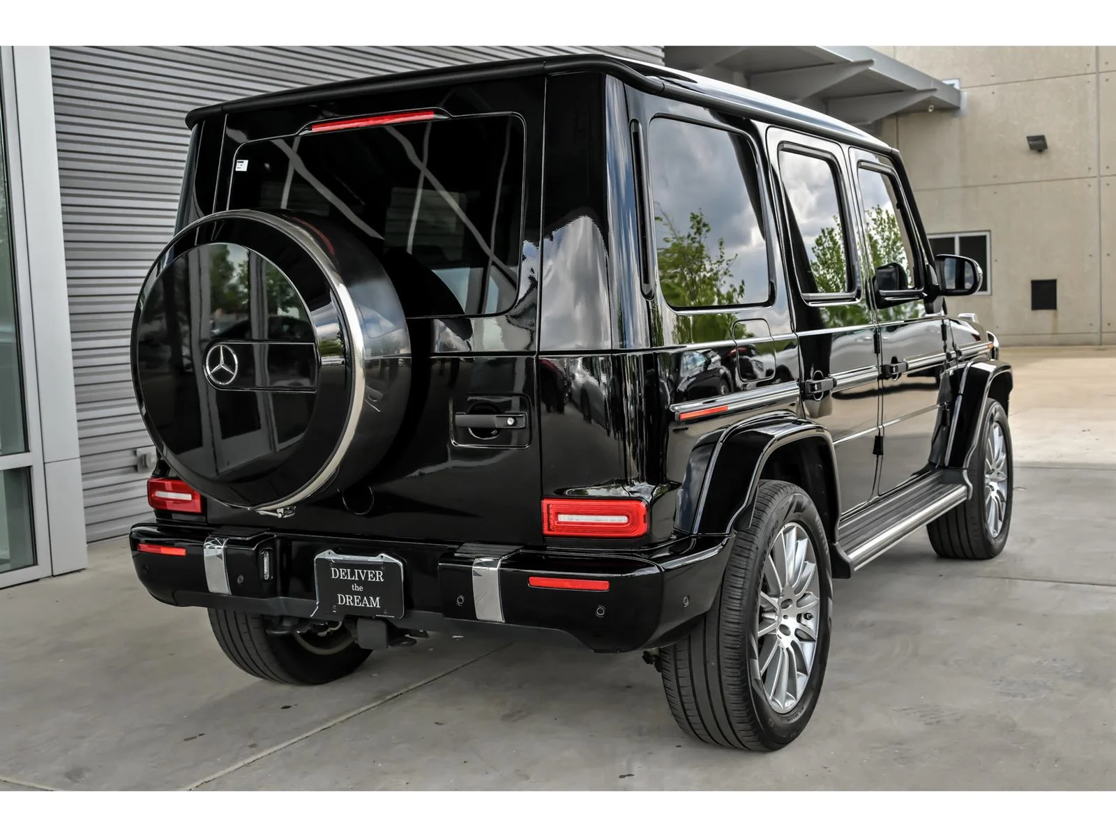 Used 2022 Black Mercedes-Benz G 550 image 8