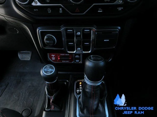 Used 2022 White Jeep Unlimited Rubicon image 16