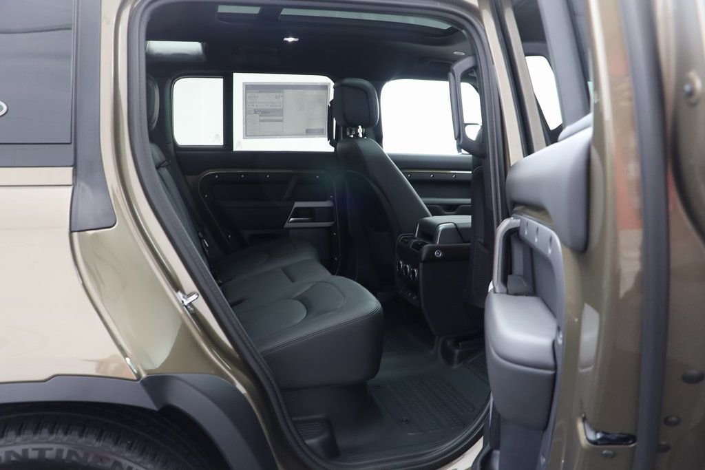 Used 2024 Beige Land Rover SE image 18