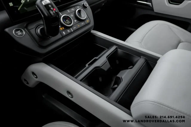New 2026 Santorini Black Land Rover S image 25