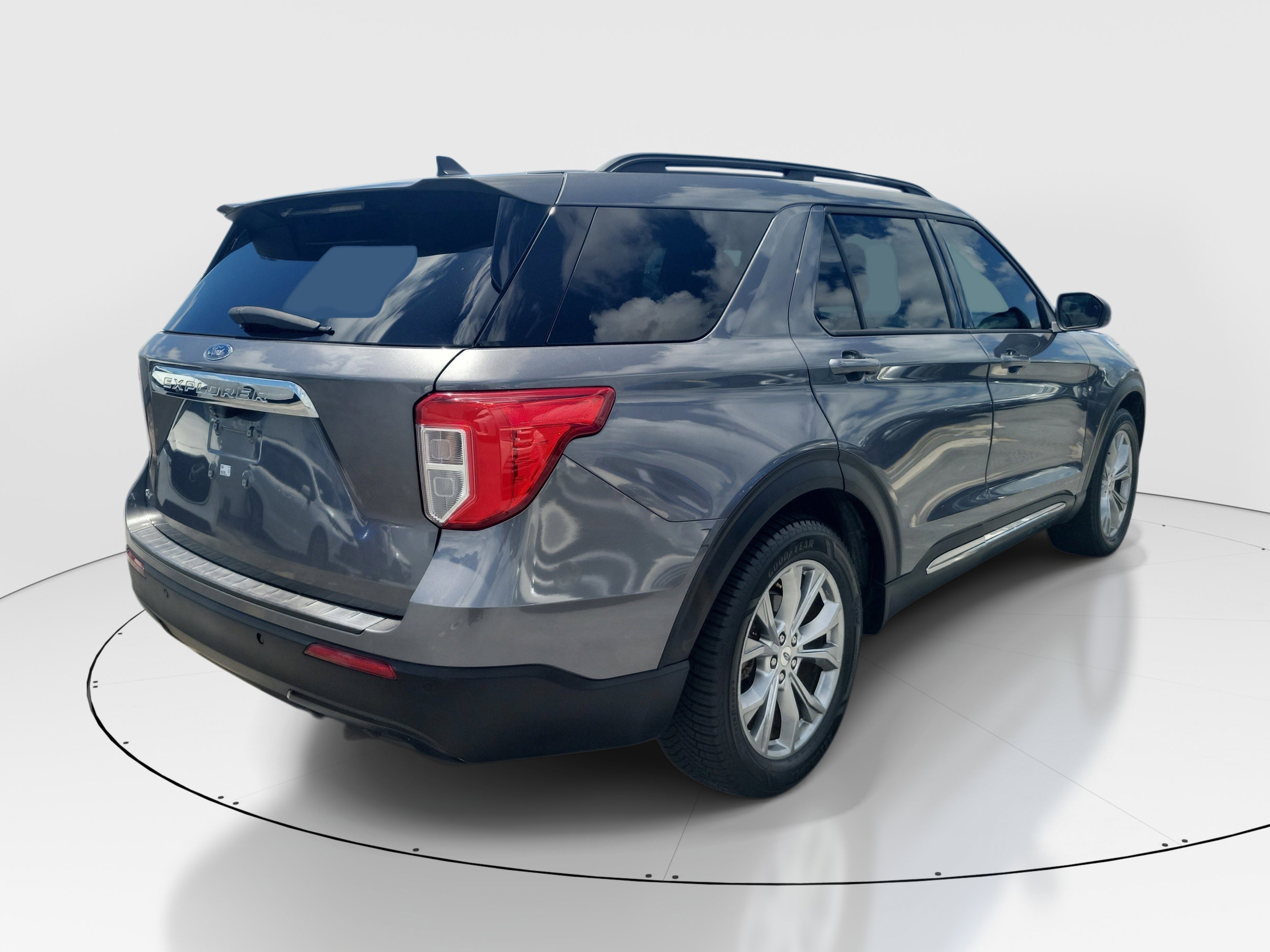 Used 2021 Gray Metallic Ford XLT image 6