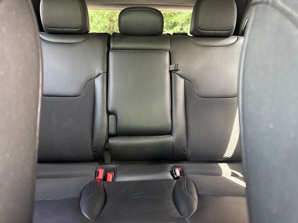Used 2023 Black Jeep Latitude image 23