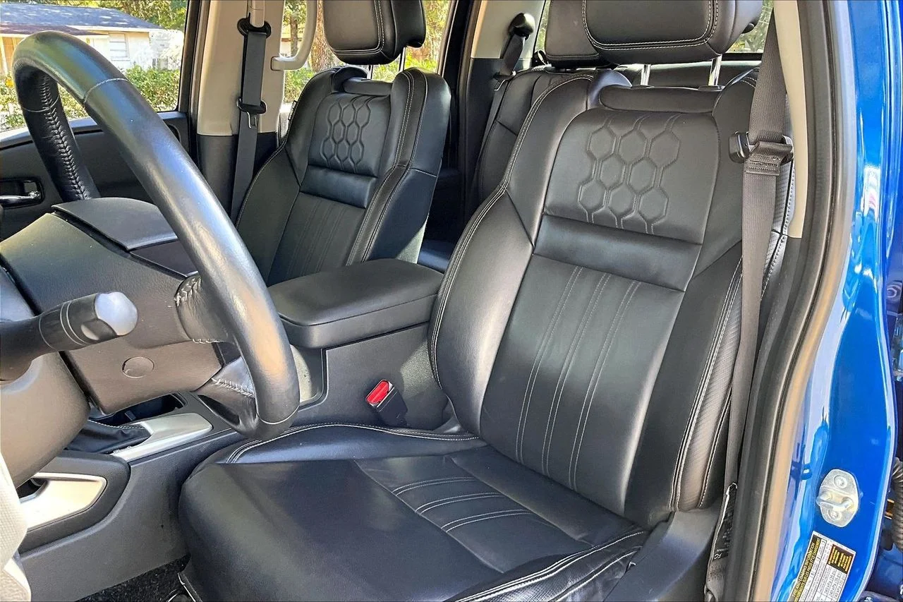 2024 Nissan Frontier SL - Photo 18