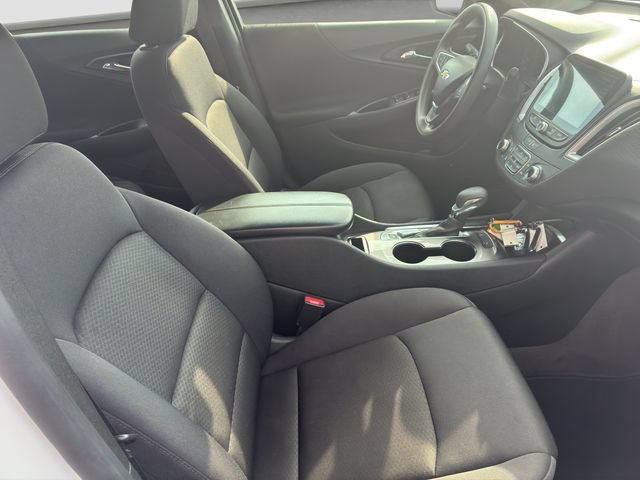 Used 2024 Summit White Chevrolet 1LT image 9