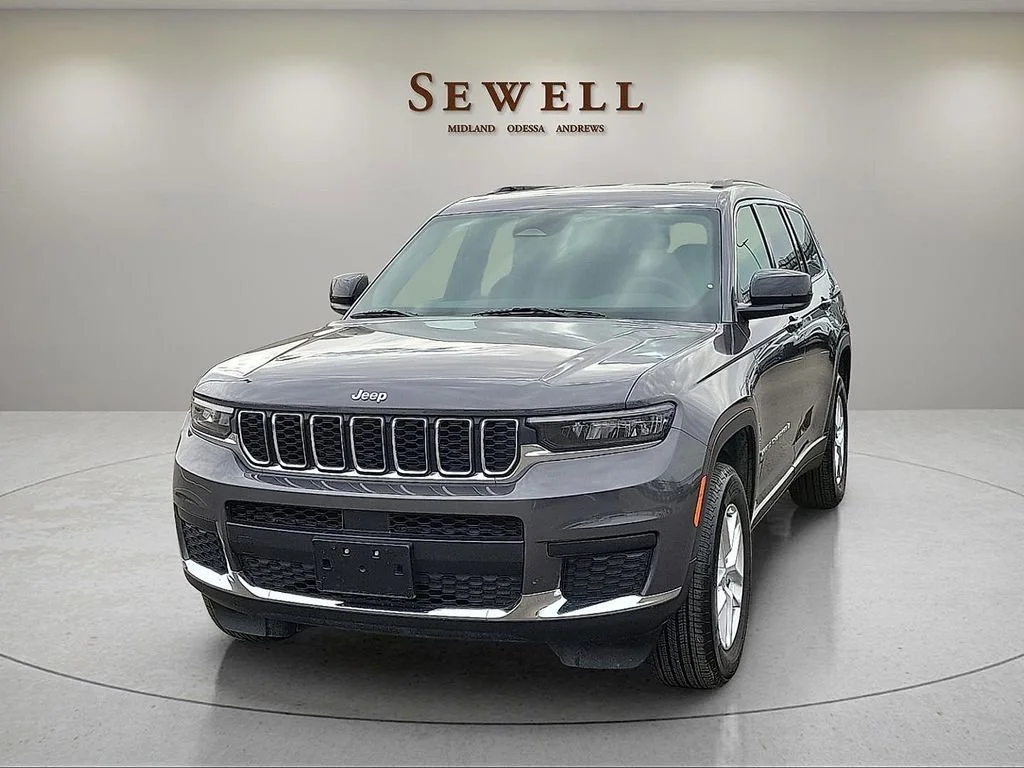 2025 Jeep Grand Cherokee L Laredo 4x4's photo