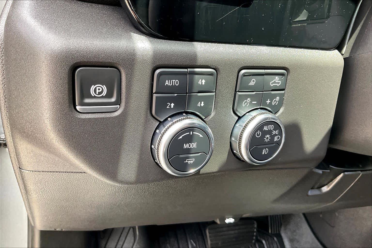 Used 2024 Sterling Metallic GMC Elevation image 15