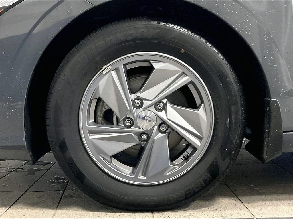 Used 2024 Gray Hyundai SE image 7