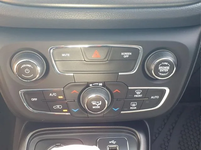 Used 2017 Gray Jeep Trailhawk image 24