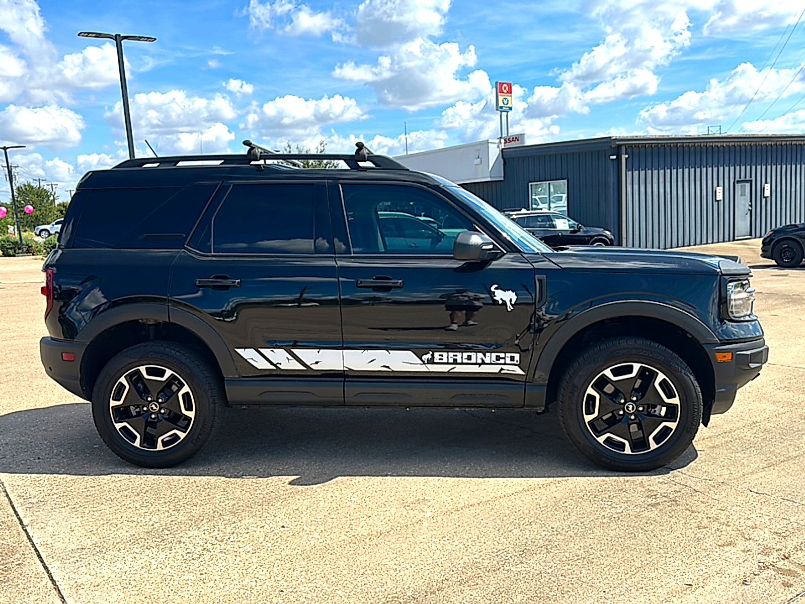 Used 2023 Shadow Black Ford Outer Banks image 9