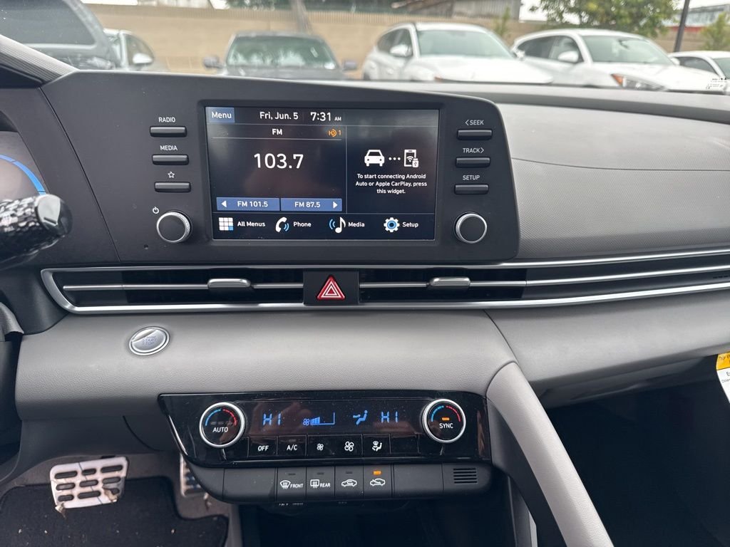 2025 Hyundai Elantra SEL - Photo 8