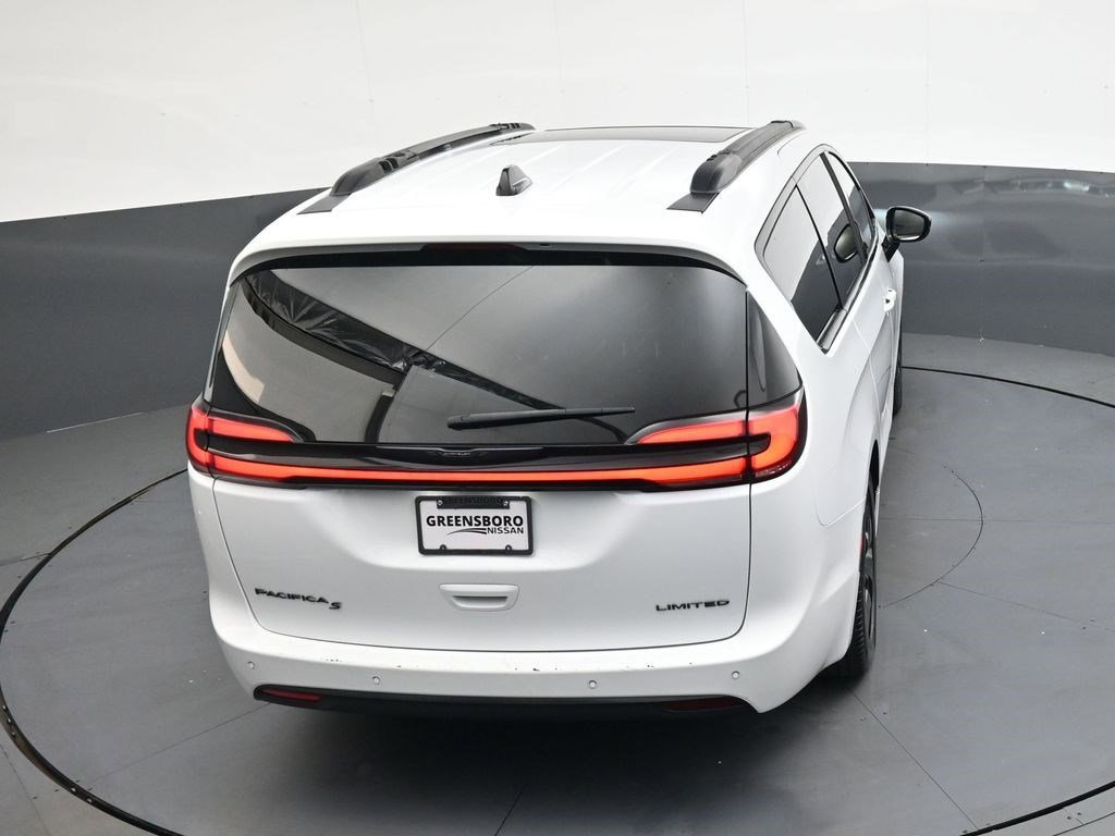 Used 2025 Bright White Clearcoat Chrysler Limited image 28