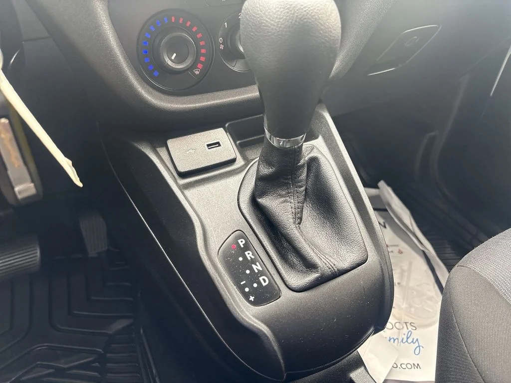 Used 2022 White Ram Base image 19