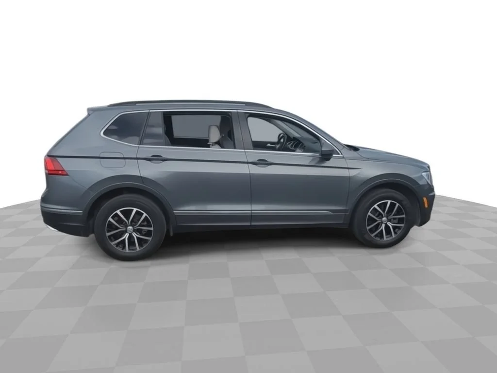 Used 2021 Black Volkswagen 2.0T SE image 9
