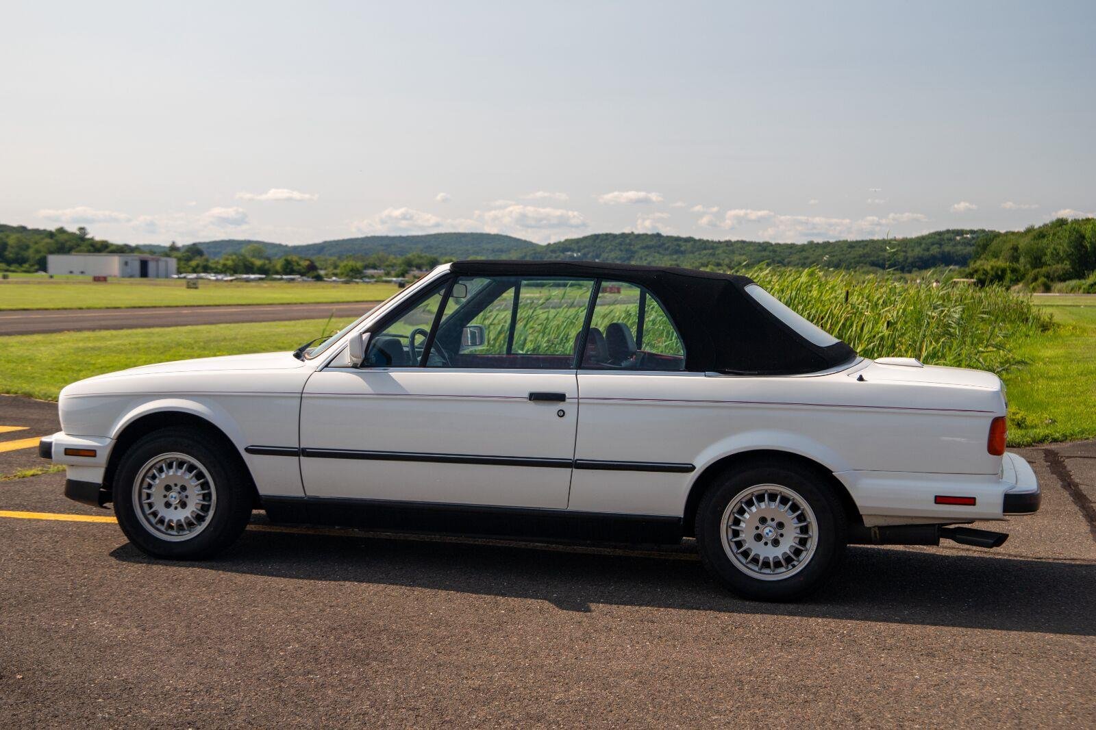 Used 1990 WHITE BMW 325iC image 16