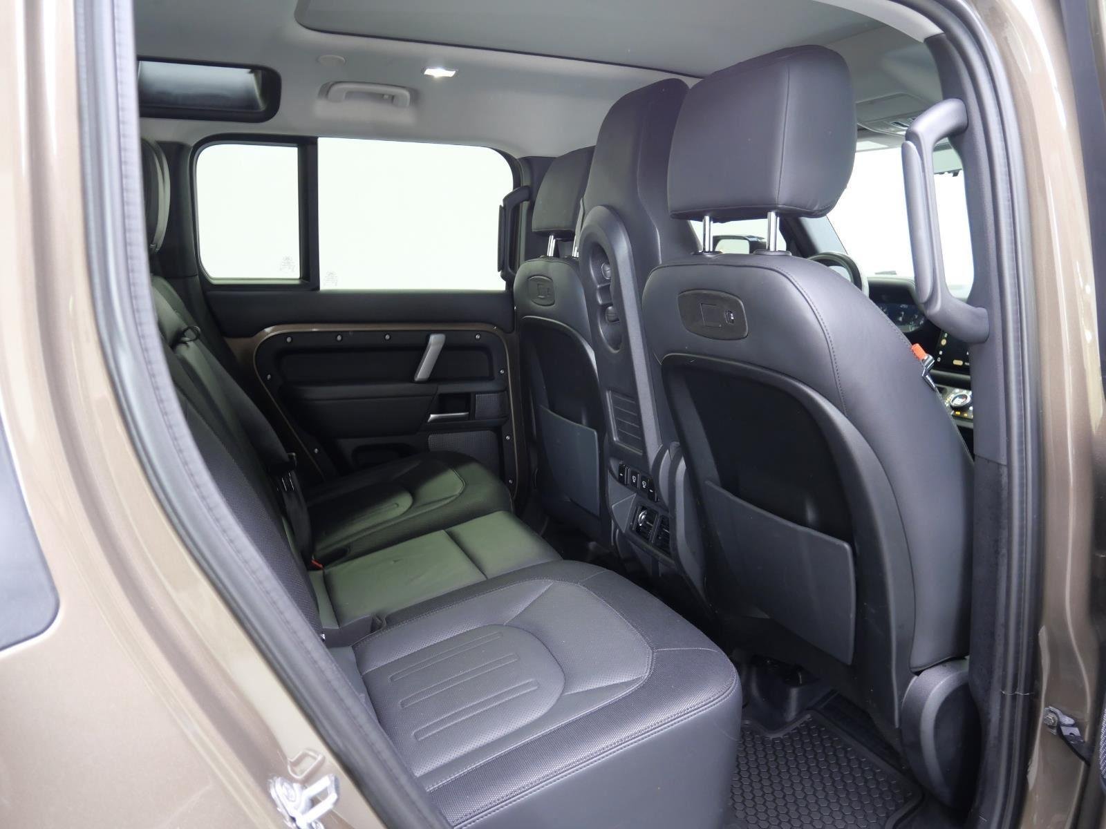 Used 2022 Gondwana Stone Metallic Land Rover X-Dynamic HSE image 30