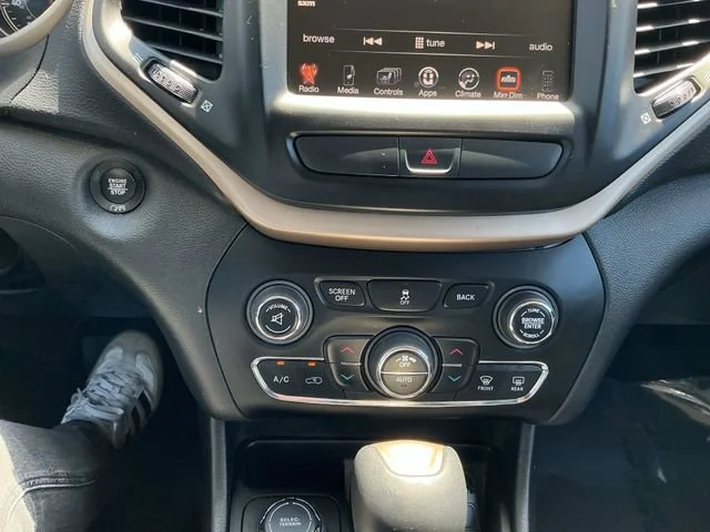 Used 2017 Granite Crystal Metallic Clearcoat Jeep Limited image 29