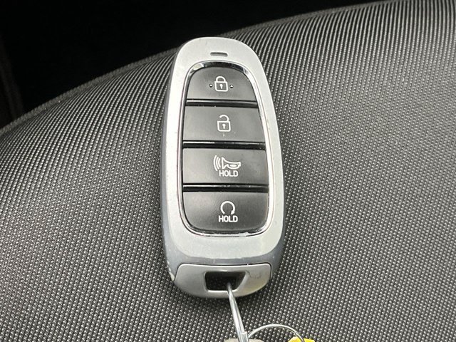 Used 2022 Portofino Gray Hyundai SEL image 24