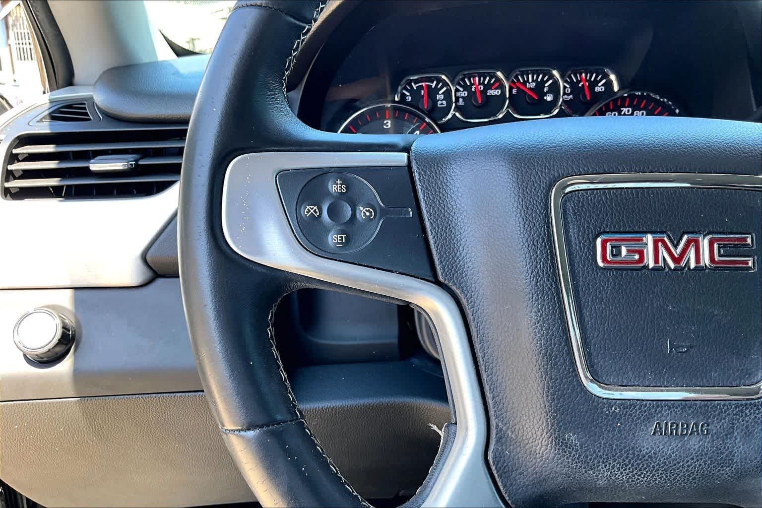 Used 2016 Onyx Black GMC SLE image 24