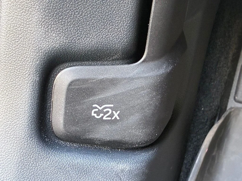 Used 2024 Blue Ford Base image 38