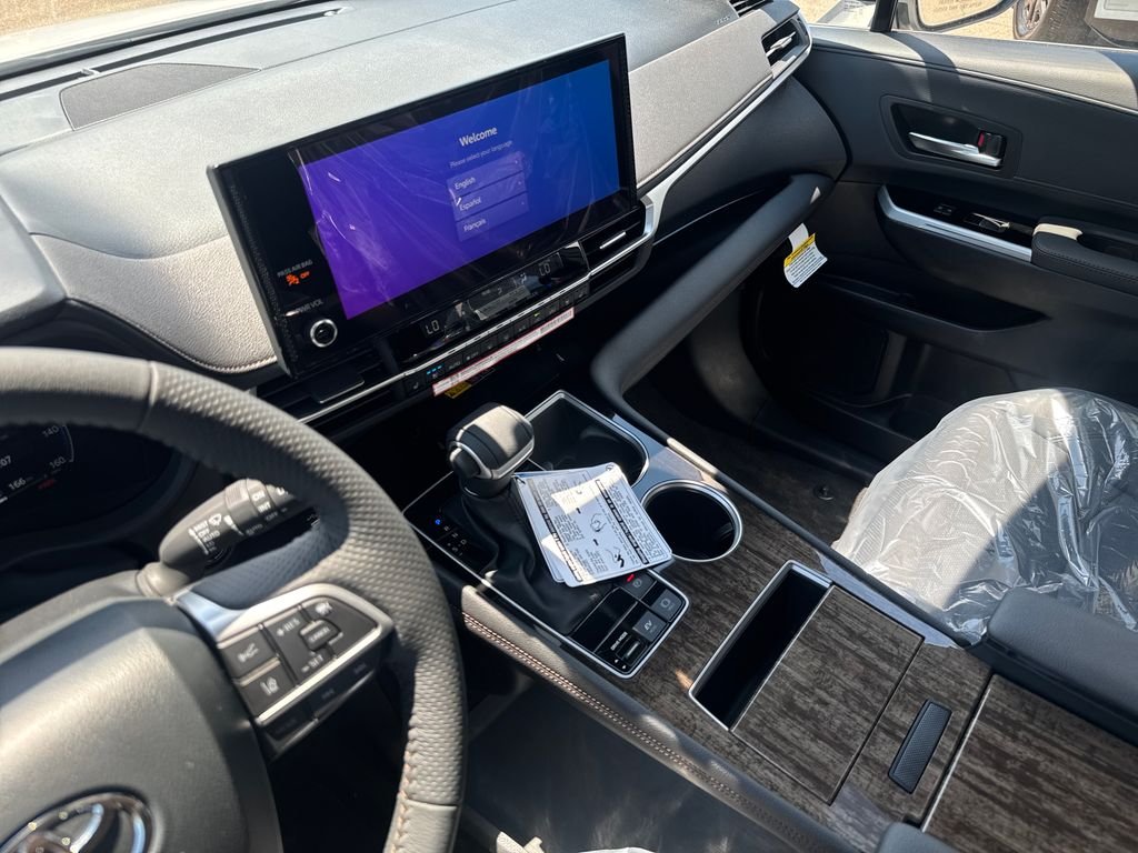 New 2026 Wind Chill Pearl Toyota Platinum image 23