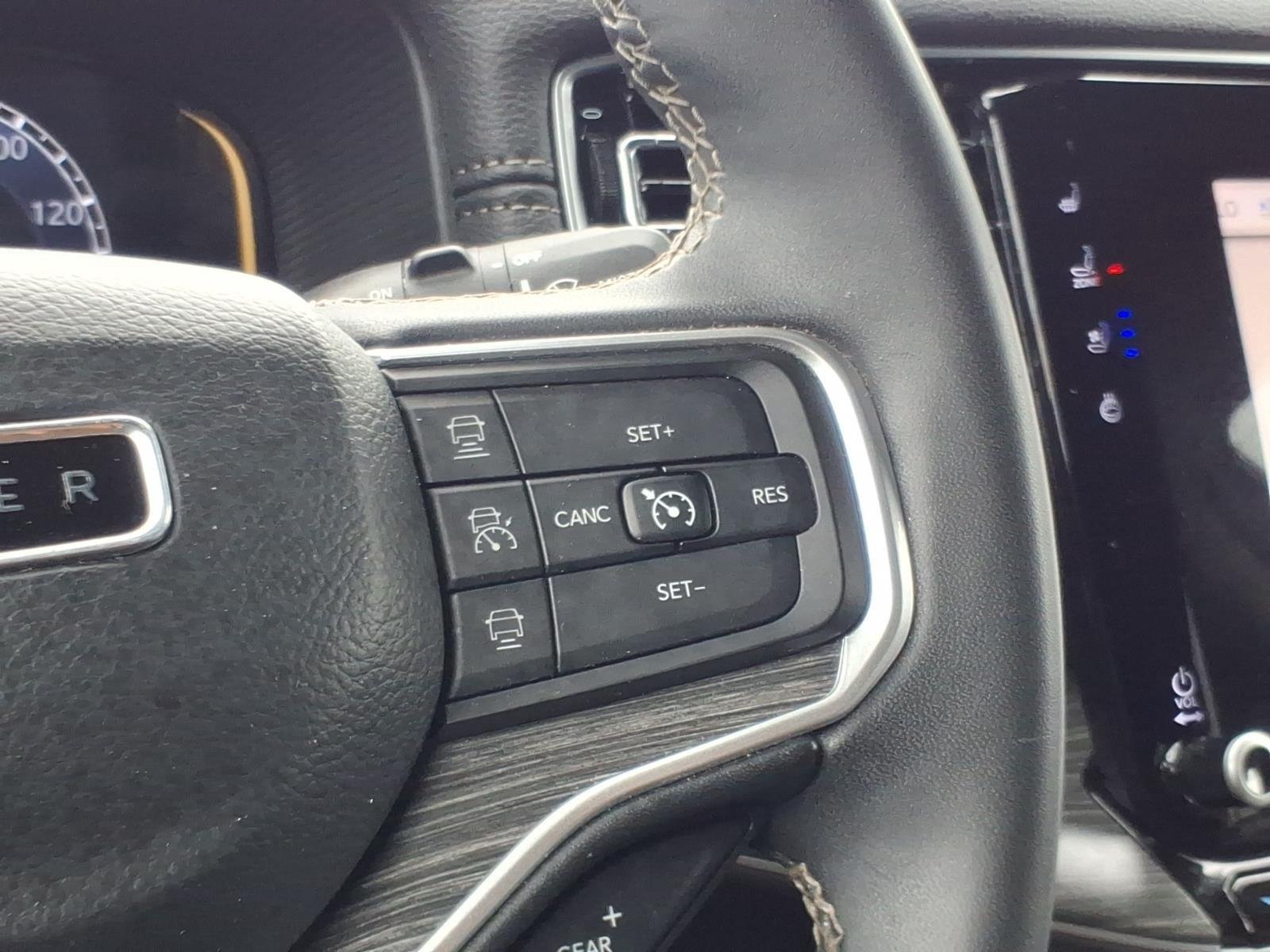 Used 2024 Diamond Black Crystal Pearlcoat Jeep Series II image 28