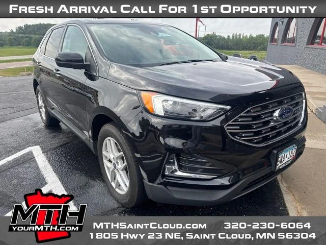 Certified Used 2022 Black Ford SEL image 1