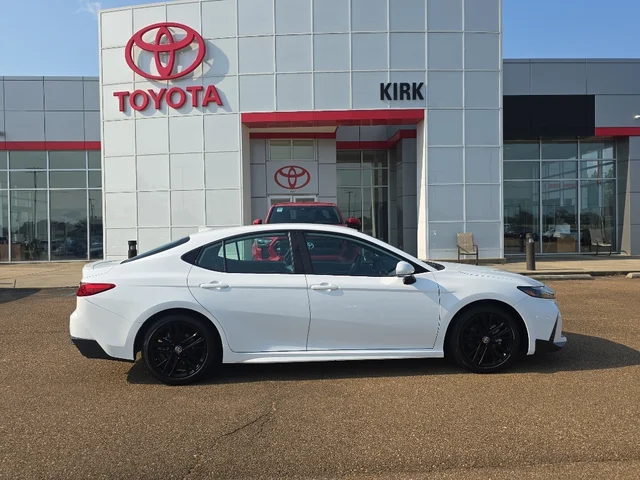 2025 Toyota Camry Hybrid SE