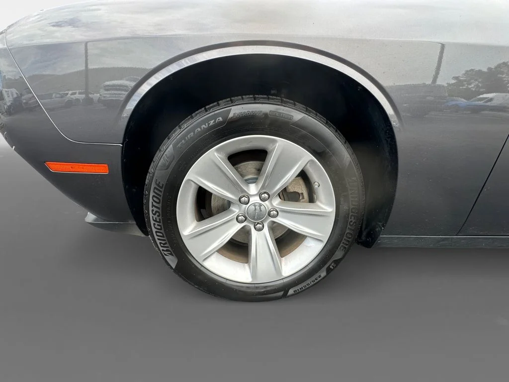 Used 2023 Gray Dodge SXT image 15