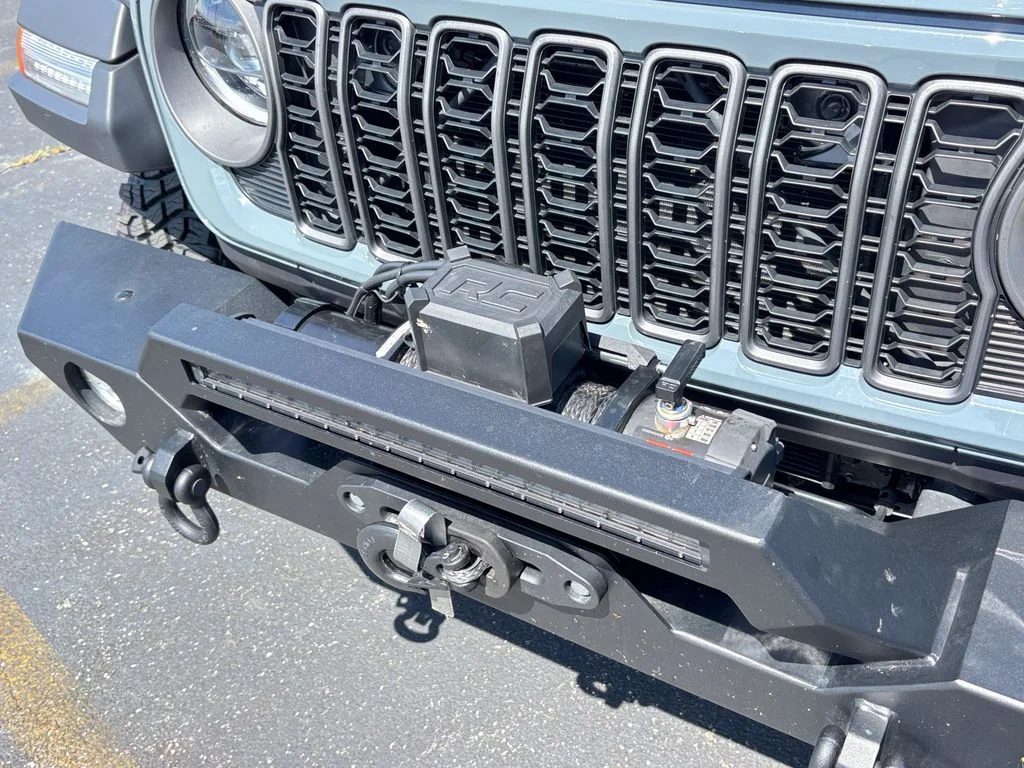 Used 2025 Gray Jeep Rubicon image 22