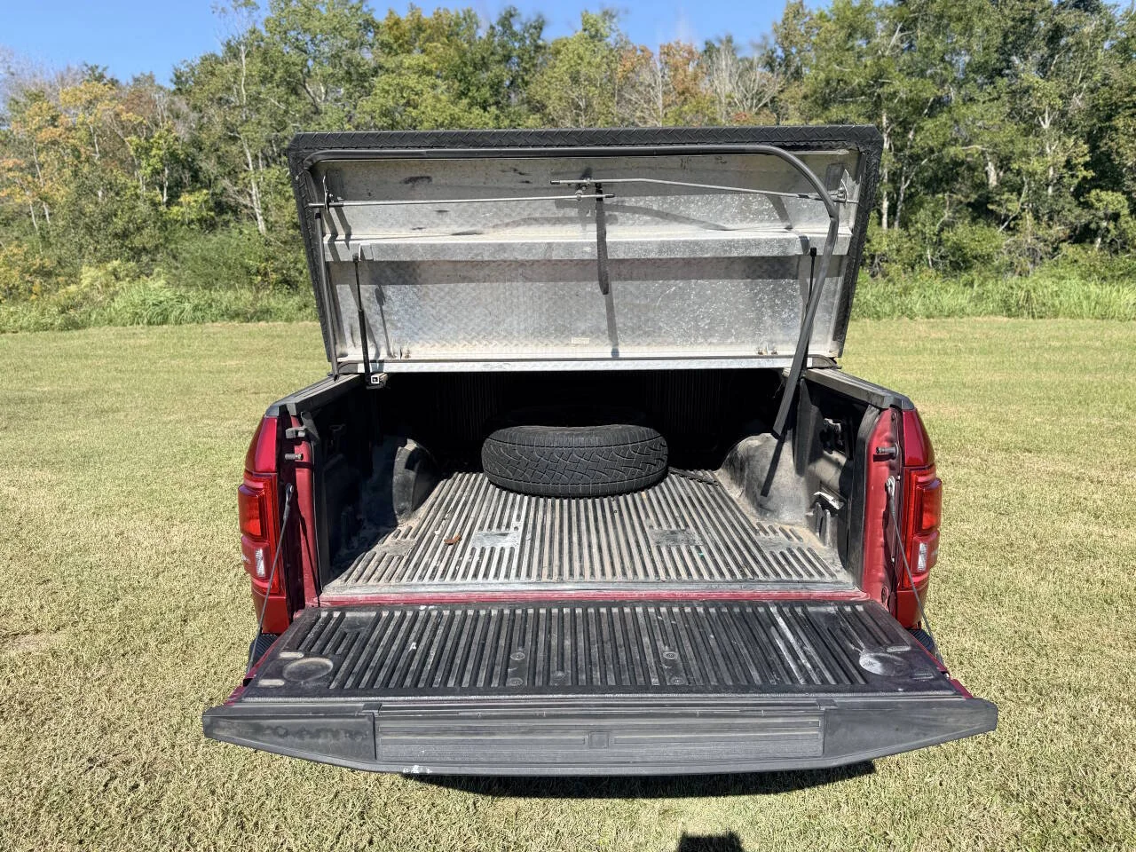 Used 2016 Red Ford Lariat 4x4 4dr SuperCrew 5.5 ft. SB image 11