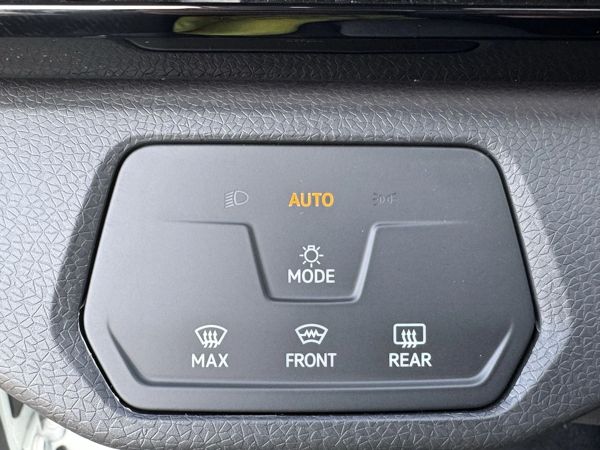 New 2026 Opal White Pearl Volkswagen Pro image 28