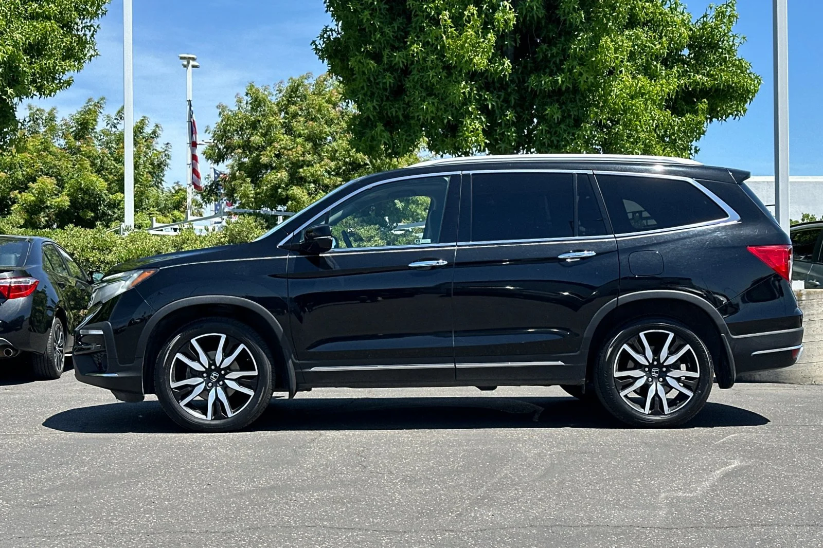 Used 2021 Black Honda Touring 8-Passenger image 7