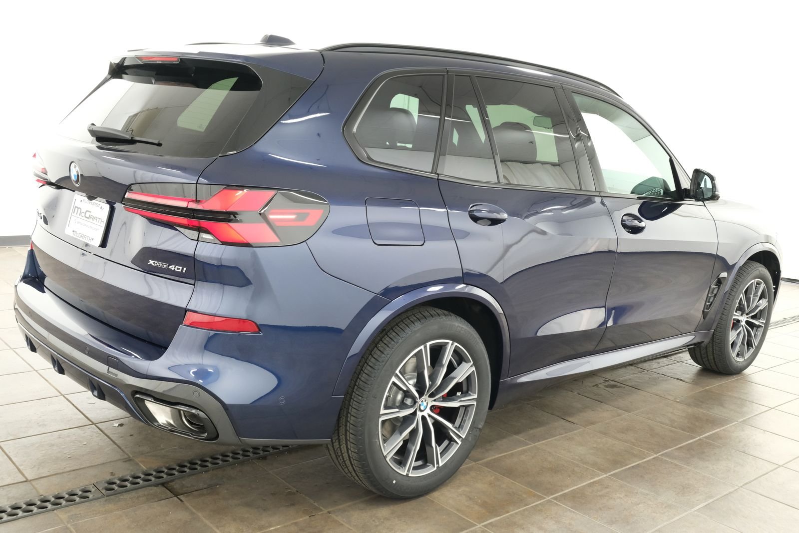 New 2026 Tanzanite Blue II Metallic BMW xDrive40i image 7