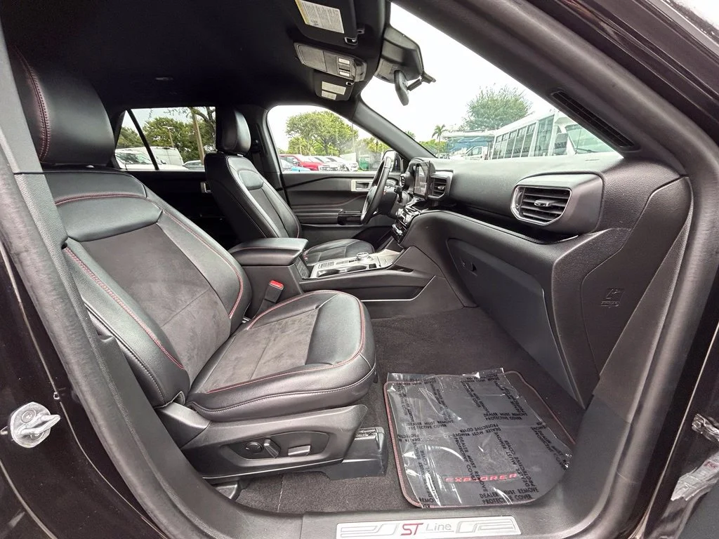 Used 2024 Black Metallic Ford ST-Line image 22