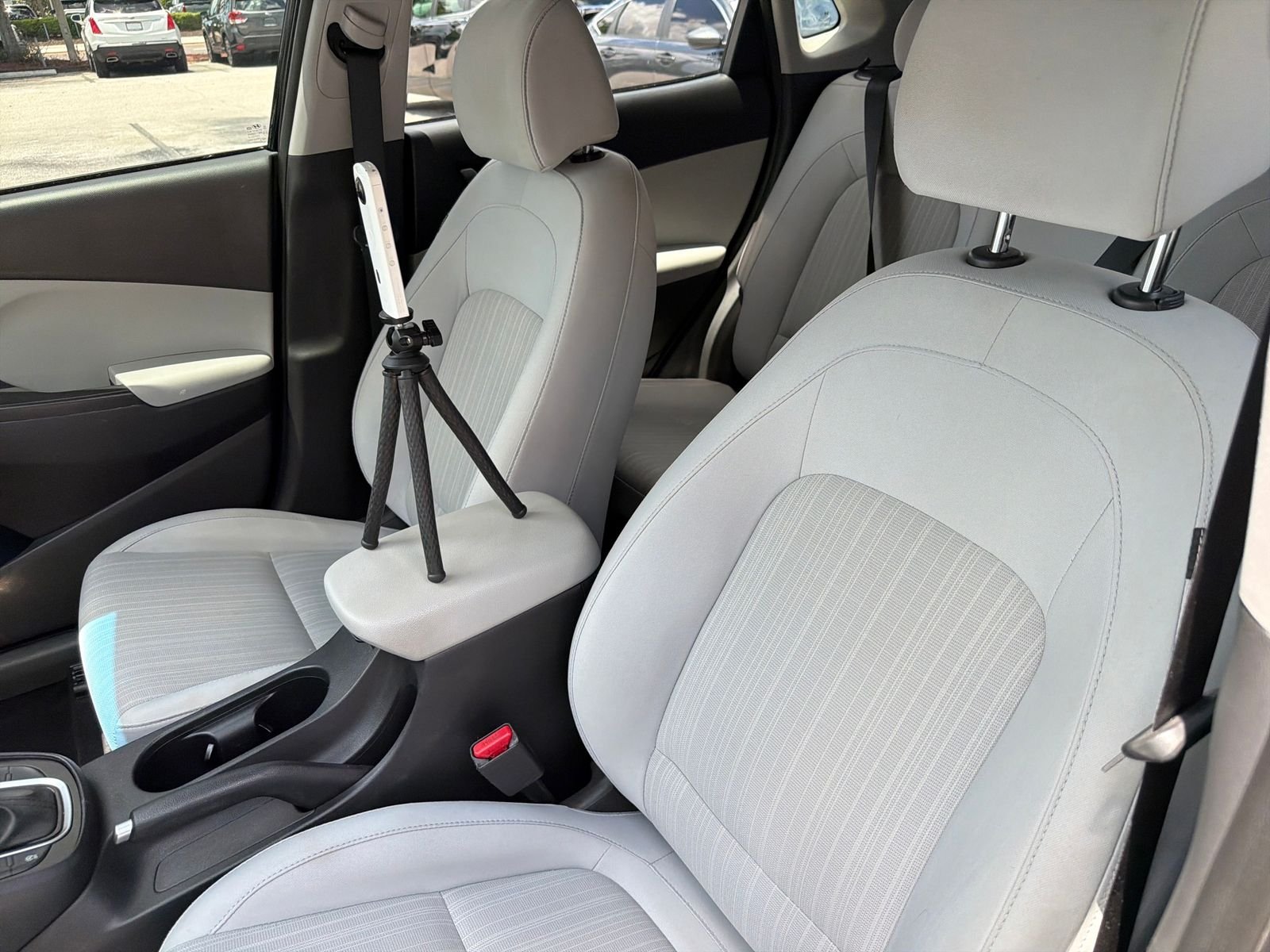 Used 2023 Abyss Black Hyundai SEL image 28