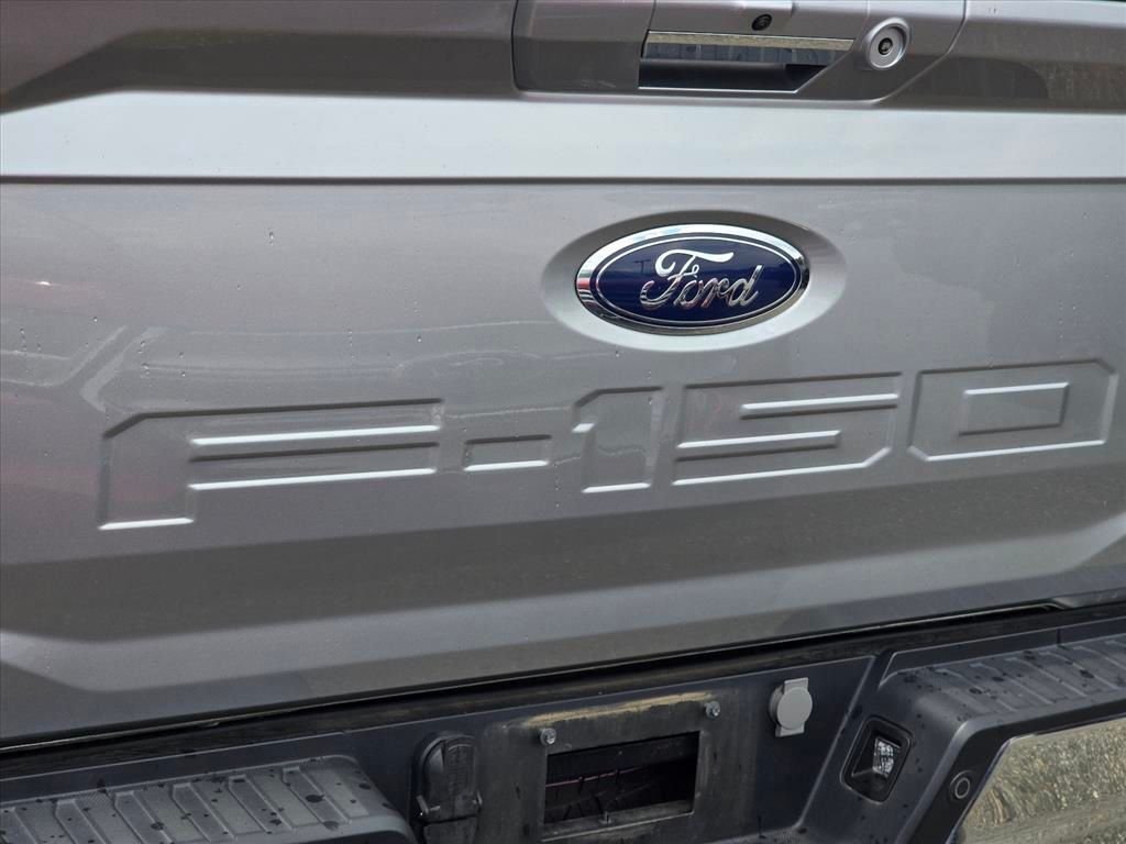 Used 2023 Silver Ford XLT image 11