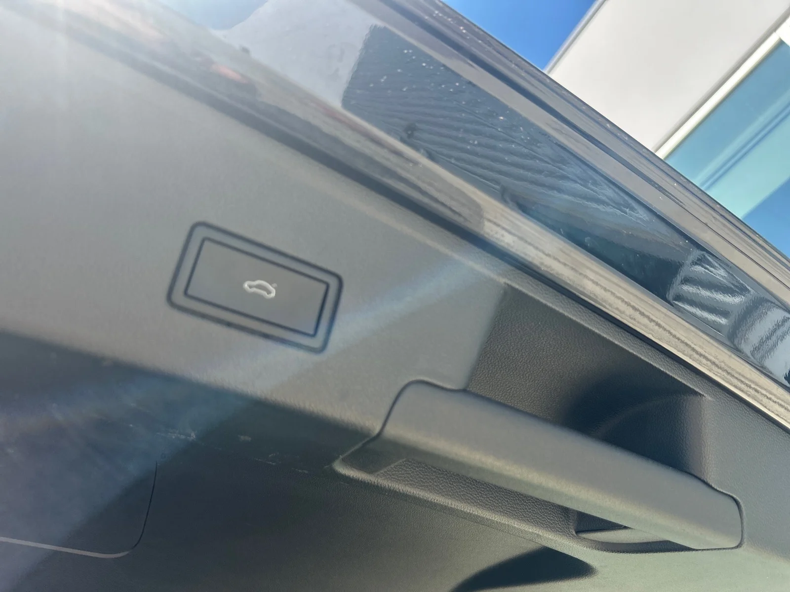 Certified Used 2024  Volkswagen SEL R-Line 4Motion image 30