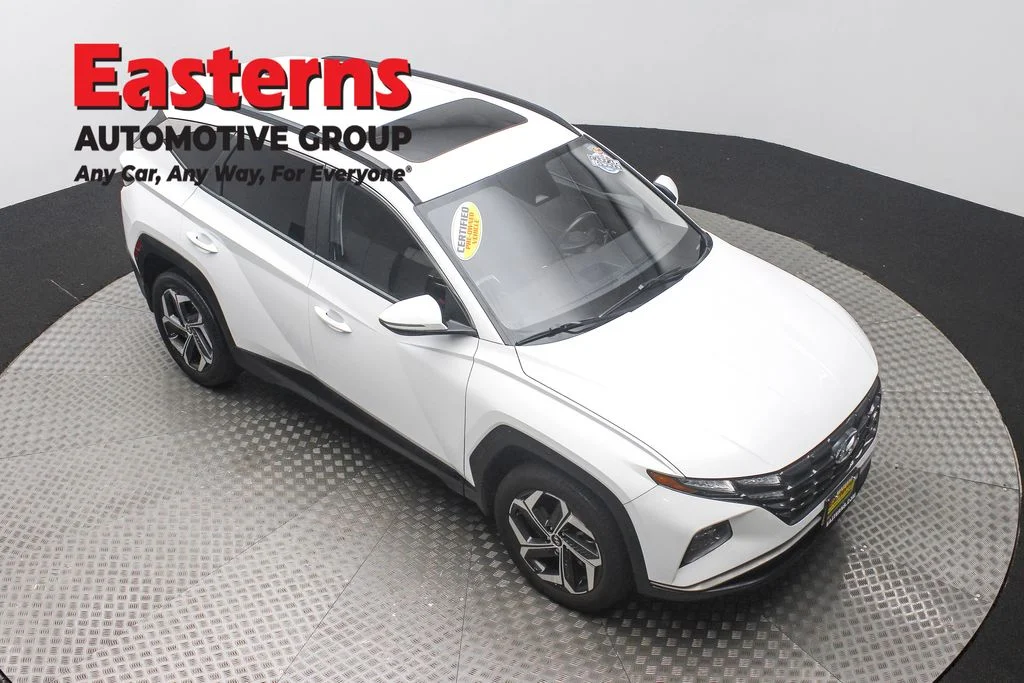 Used 2022 White Hyundai SEL image 3